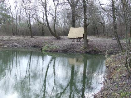 Pihenőhely a parton
