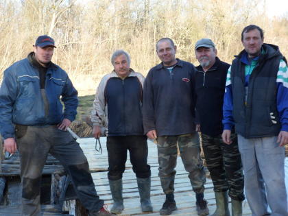 Kovács Béla ötletgazda a többi lelkes hídépítővel